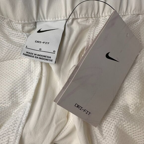 Nike Women's Dri-Fit Victory 5" Standard Fit Stretch Golf Short, Size L, White - Picture 7 of 11